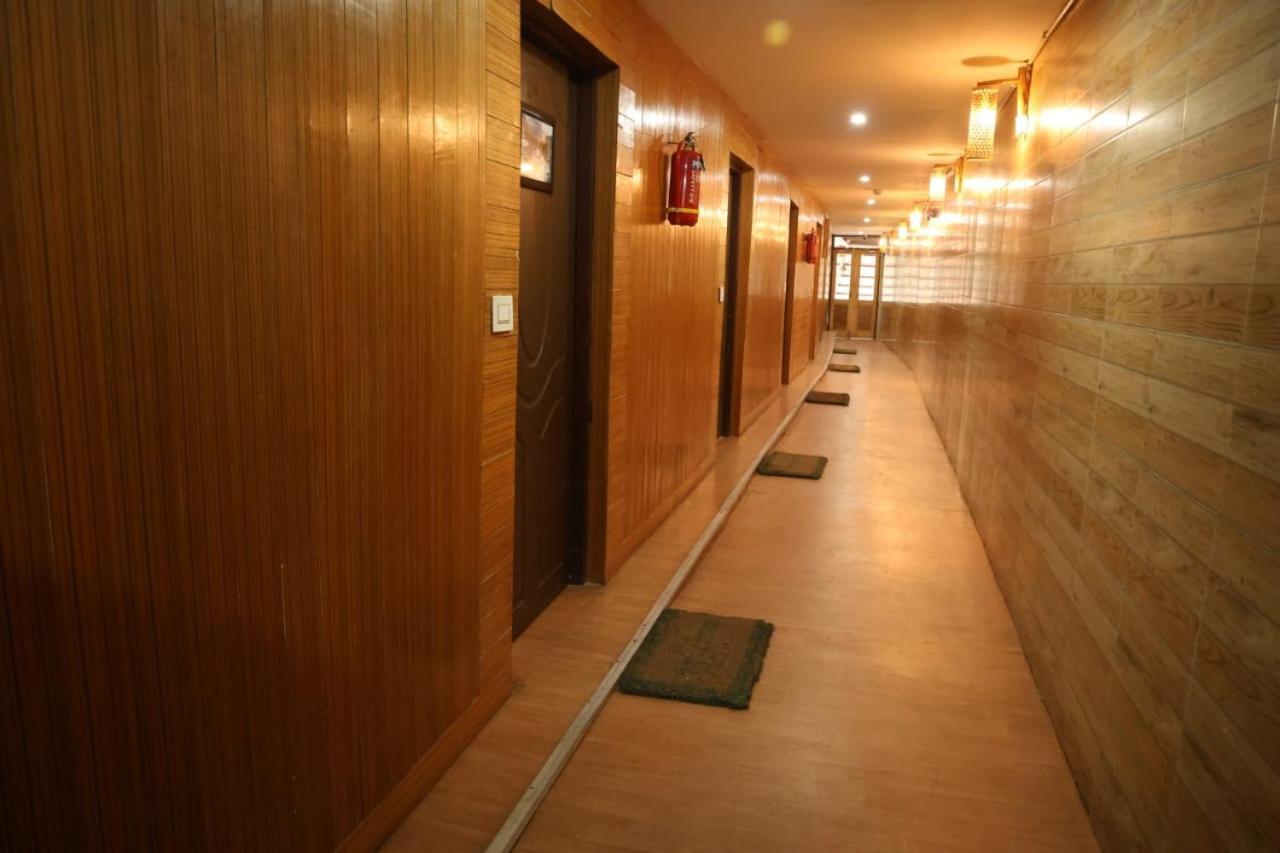 Sleeping Beauty Hotel Moutain View Property Joshīmath Exterior foto