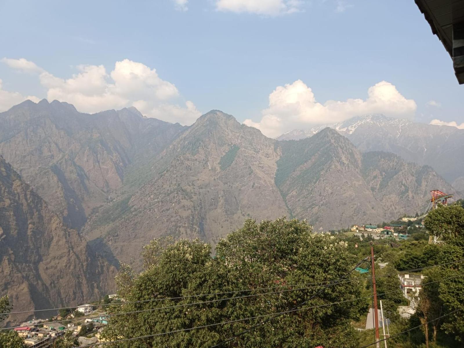 Sleeping Beauty Hotel Moutain View Property Joshīmath Exterior foto