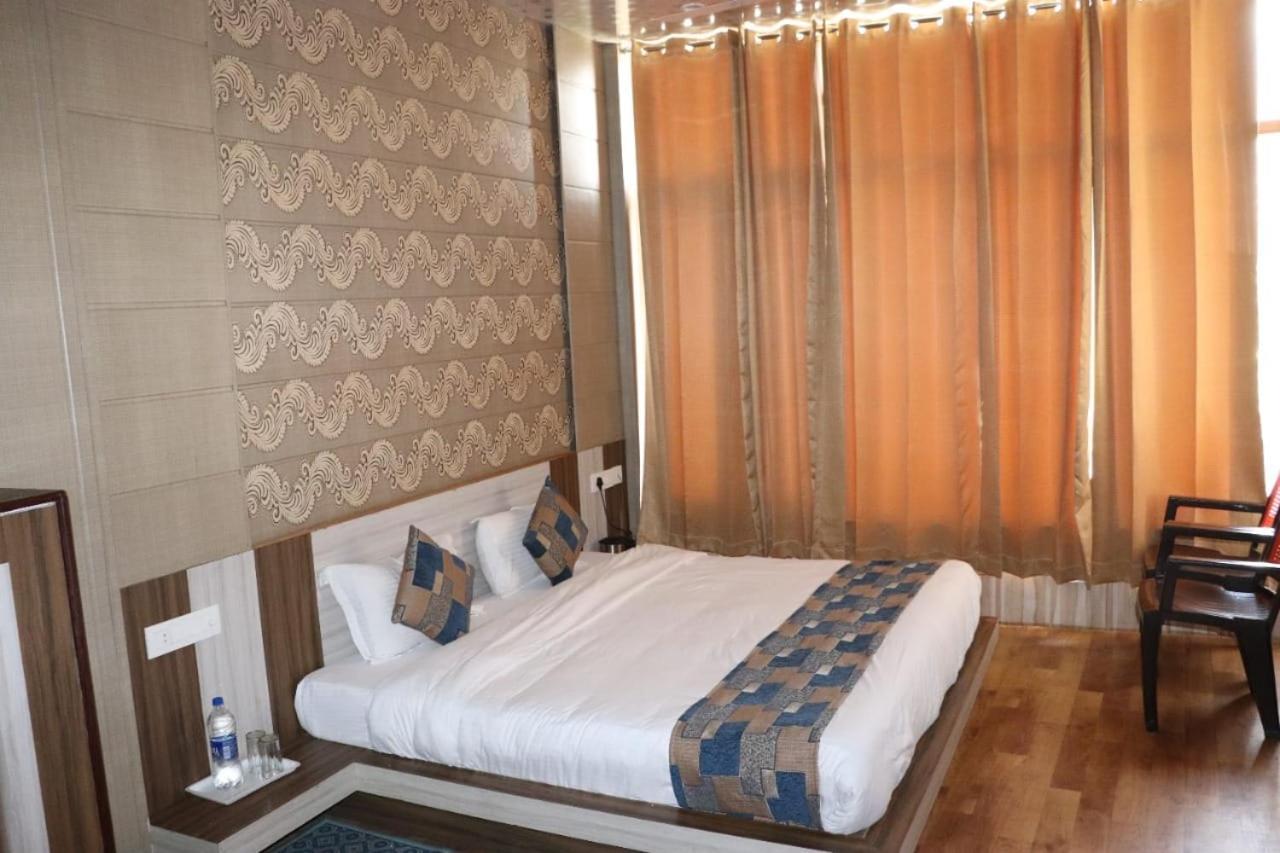 Sleeping Beauty Hotel Moutain View Property Joshīmath Exterior foto