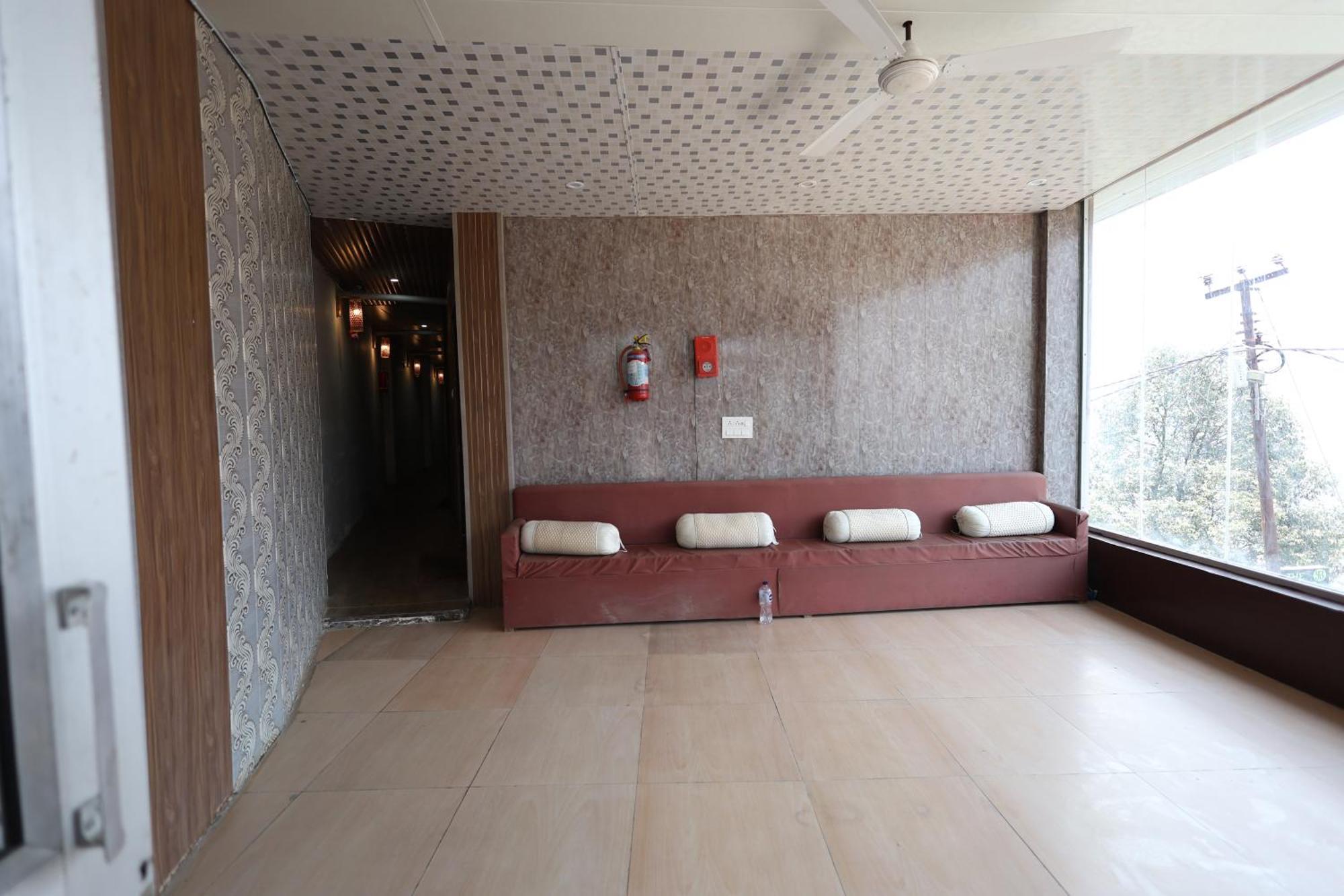 Sleeping Beauty Hotel Moutain View Property Joshīmath Exterior foto